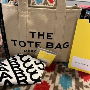 Marc Jacobs The Tote Bag Medium